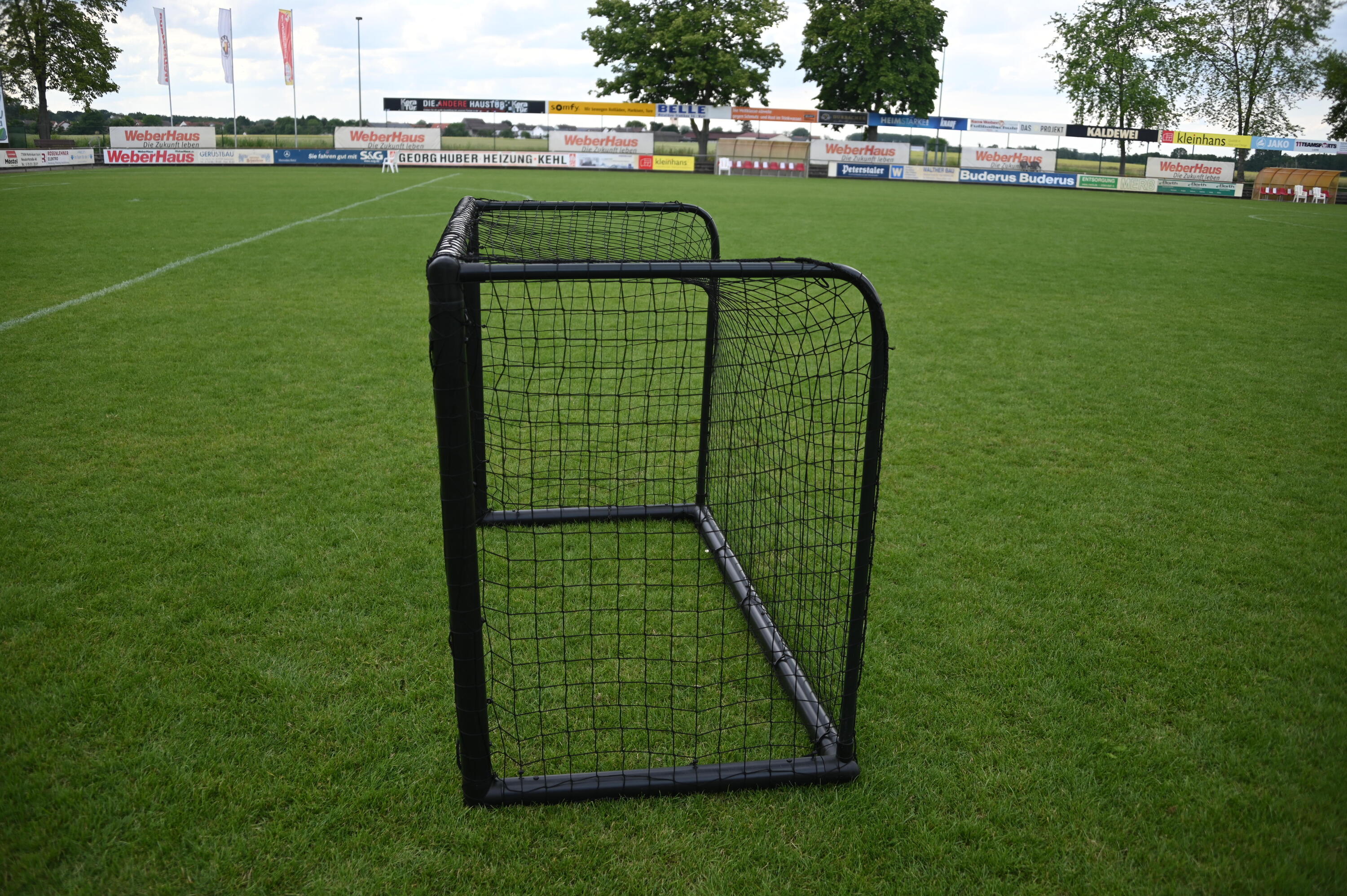Voetbaldoel 1,8 x 1,2 m BLACK EDITION + Schietwand + Bal + Tas 7/7
