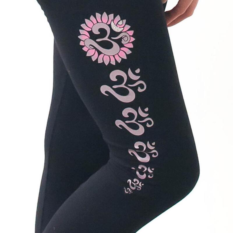 Leggings de yoga compridas, cintura alta, pretas, símbolos Om pintados à mão