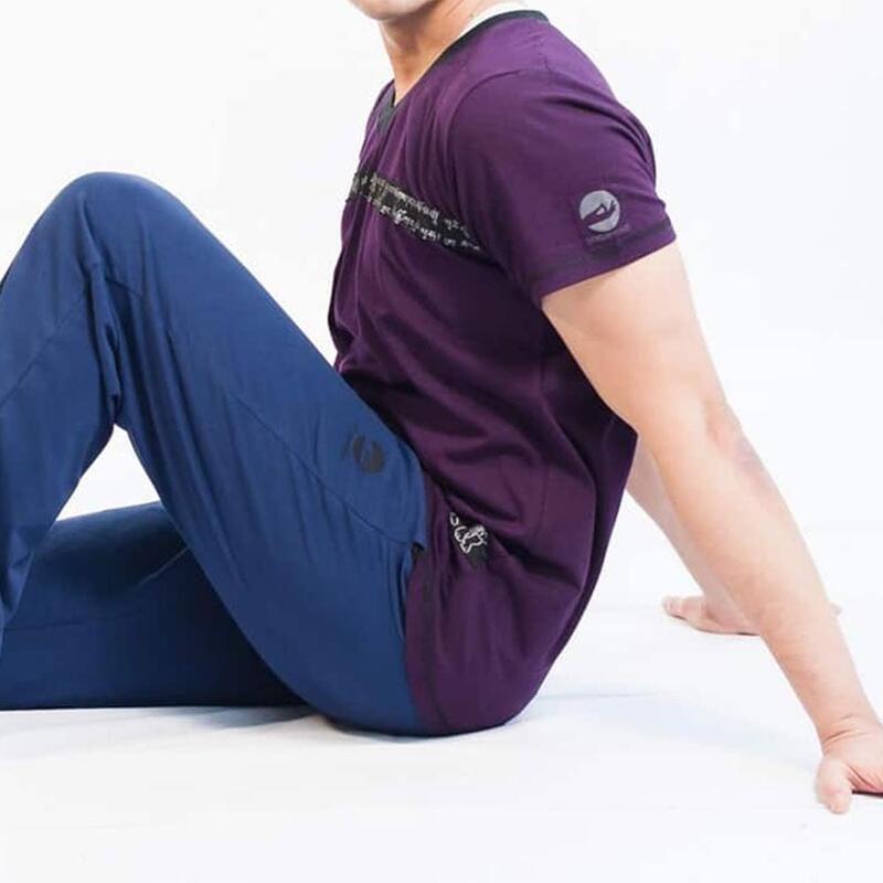 Heren yoga T-shirt Bamboe & Gots gecertificeerd katoen - Tryambakam Mantra patch