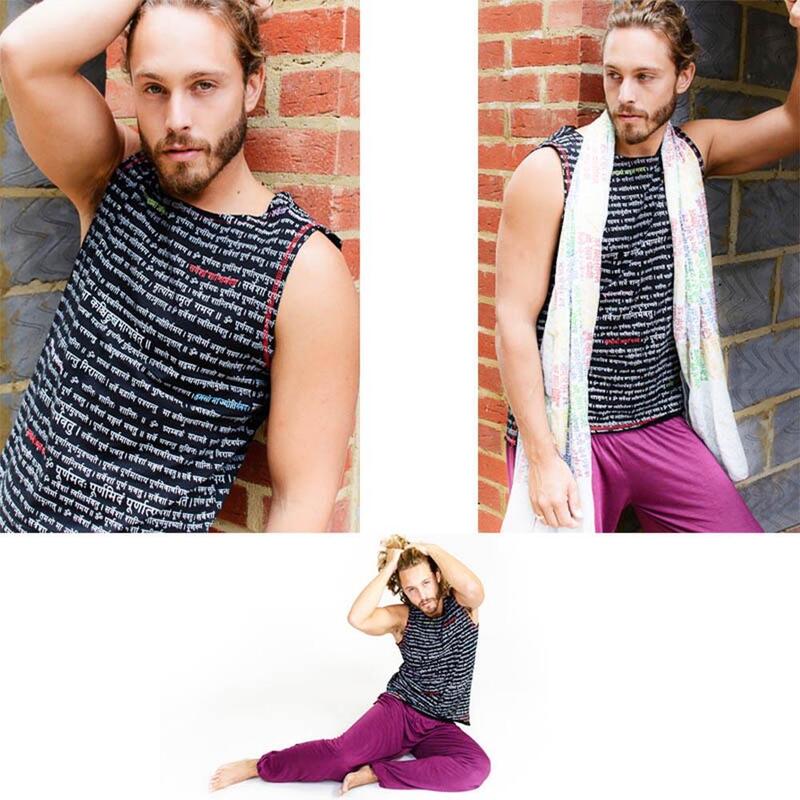 T-shirt de yoga Homem algodão premium, Tryambakam Mantra estampado e bordado