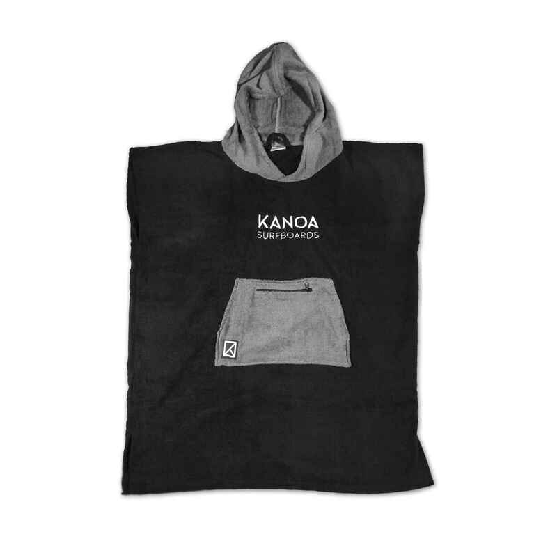 Surf Poncho schwarz mit Kapuze und Känguru Tasche