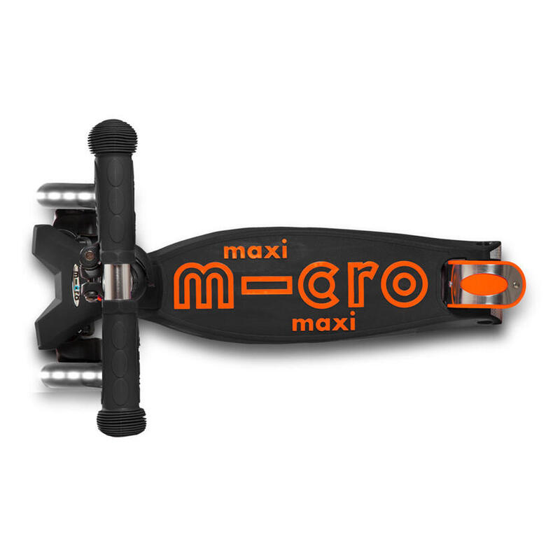 Micro Scooter Maxi Micro Deluxe LED schwarz