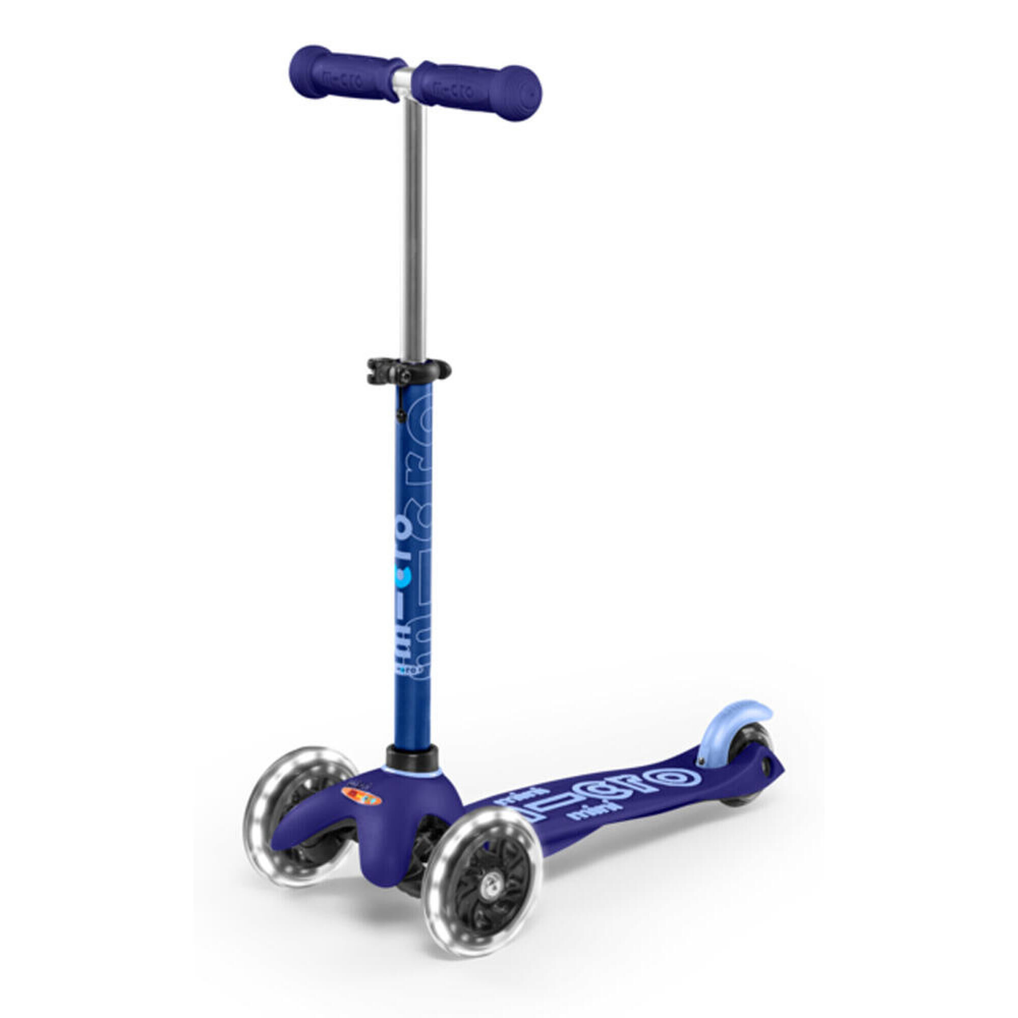 MICRO Mini Micro Deluxe LED Scooter: Blue