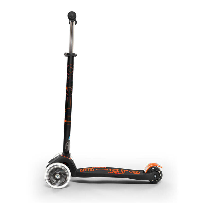 Micro Scooter Maxi Micro Deluxe LED schwarz