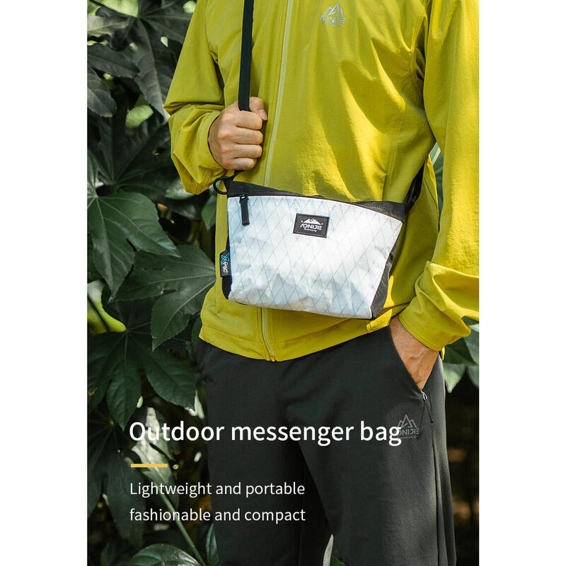 H3208 Waterproof Outdoor Sports Messenger Bag - Black