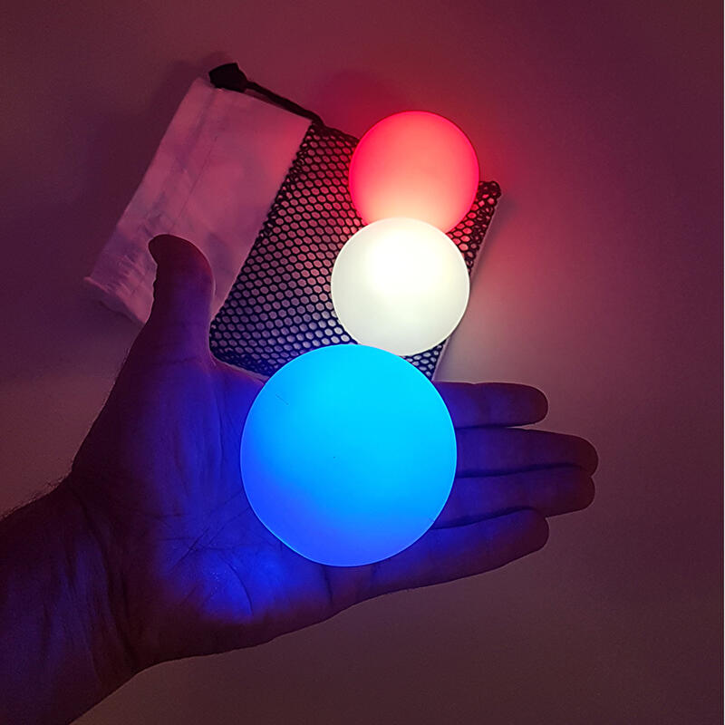 Lot de 3 balles lumineuses rouge/bleu/blanc