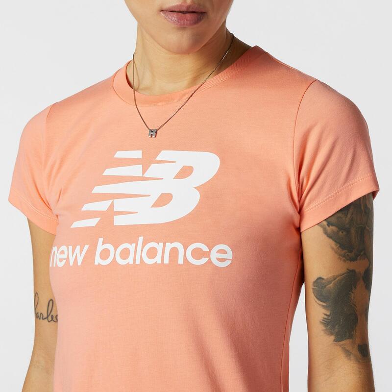 Camiseta de mujer New Balance essentials stacked