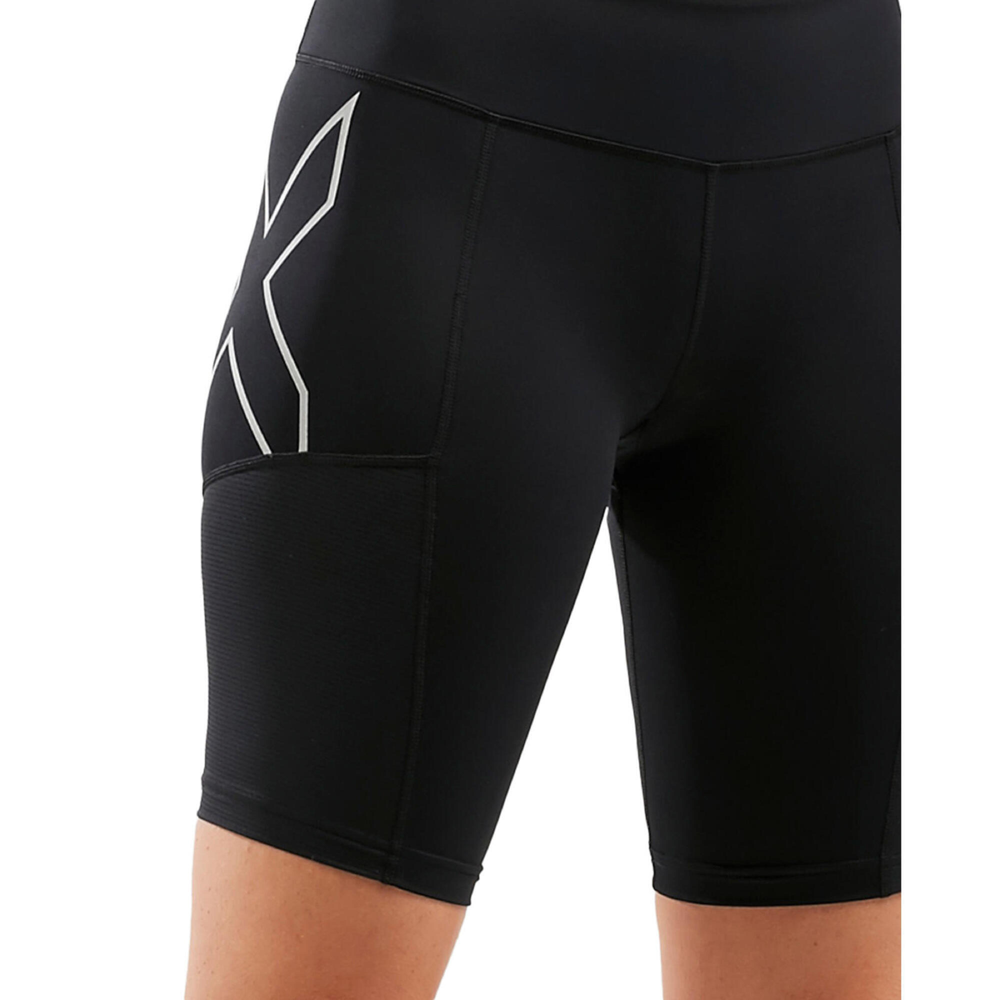 2XU Women's Aero Vent Mid-Rise Compression Shorts - Black / Silver Reflective 5/5