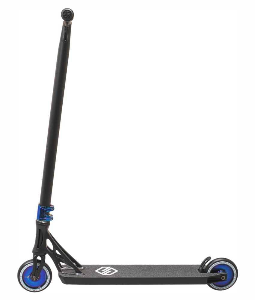Striker Essence Skatepark und Vert Stunt Scooter Blue Chrome 2/4