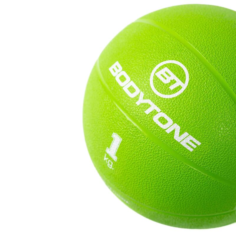 Ejercicios con balón medicinal para jugar al pádel - Zona de Padel