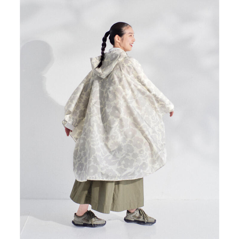 R003 Poncho - flowers and birds (with Storage Bag)