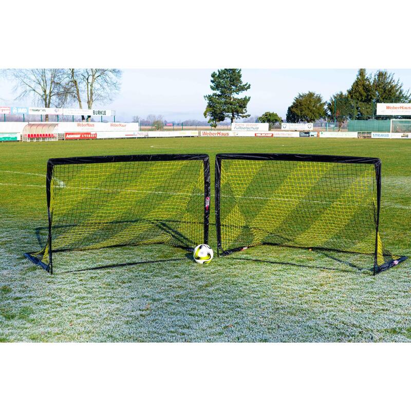 Coppia di porte - 2 2x1 5m nero/giallo - Consegnato con una palla e una pompa EN9923 Coppia di porte - 2 2x1 5m nero/giallo - Consegnato con una palla e una pompa EN9923