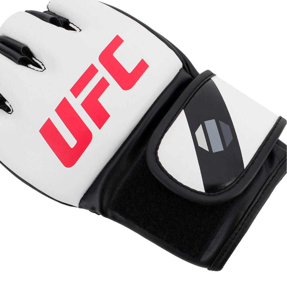 UFC MMA 5oz Sparring Gloves 3/3