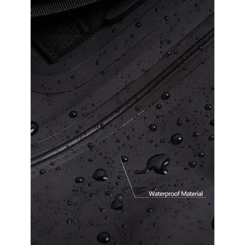 Mochila impermeable de 30 litros.