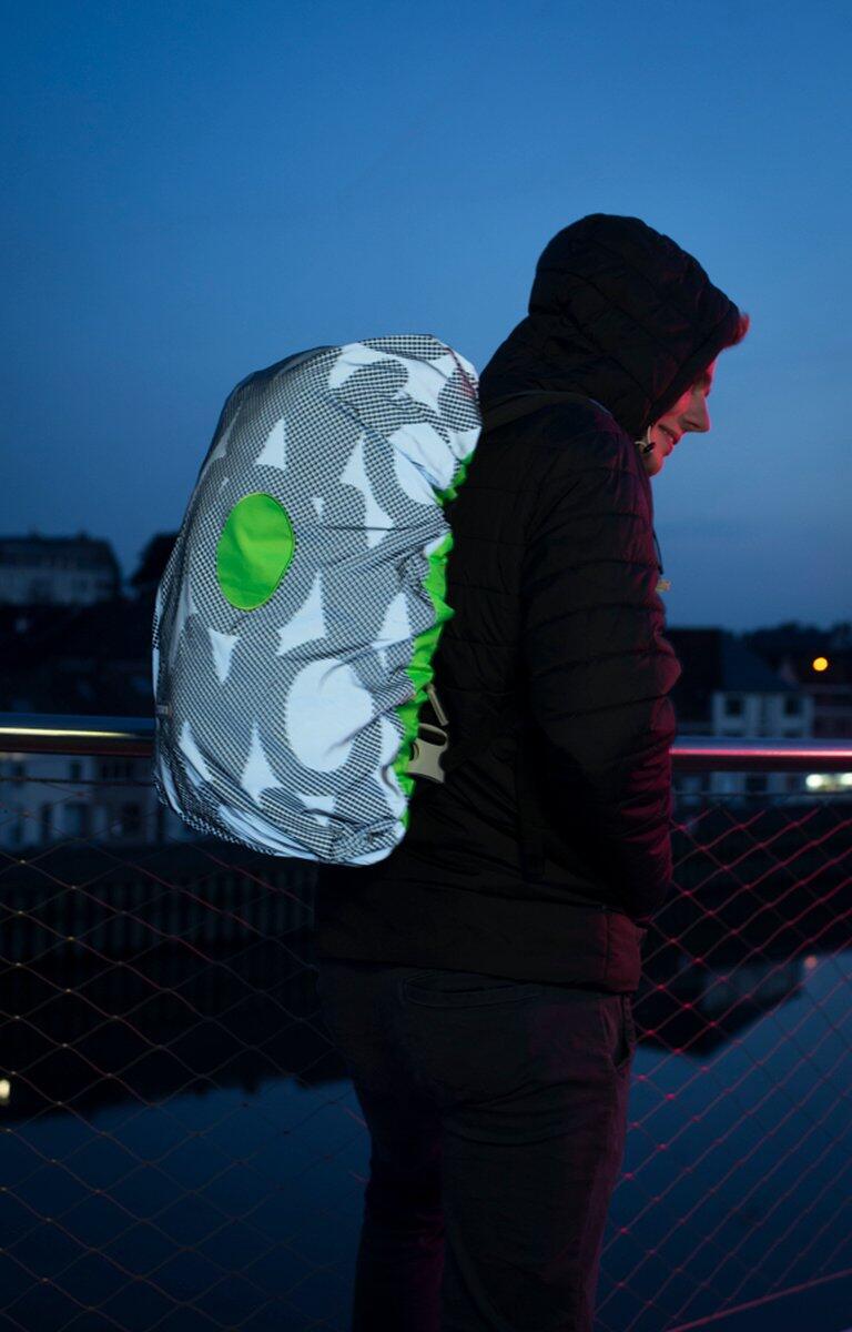Rugzakhoes Chipka Full Reflective waterdicht & reflecterend 30-35L 4/5