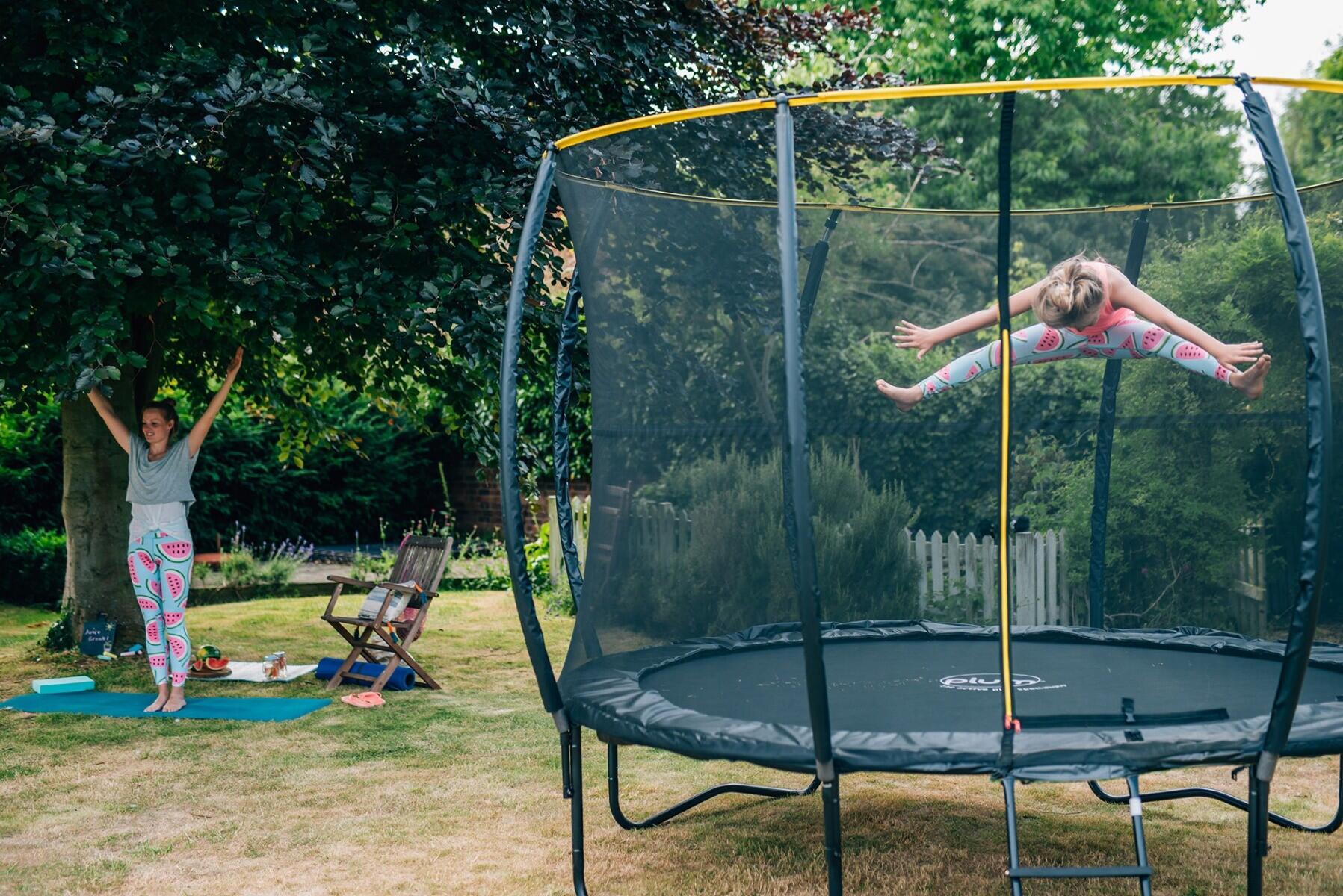 WEB Springsafe 10ft Trampoline and Enclosure 4/5