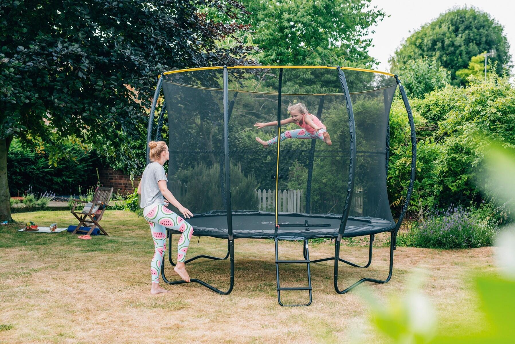 WEB Springsafe 10ft Trampoline and Enclosure 3/5