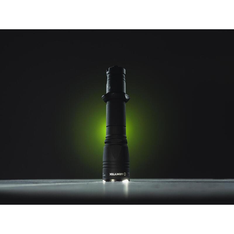 Latarka Taktyczna Armytek Dobermann Pro Magnet USB White 1400 lumenów