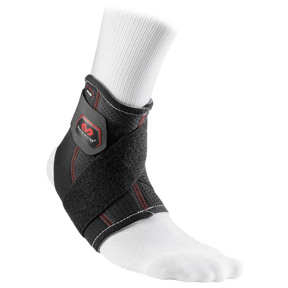 Elastic ankle bandage with adjustable closure McDavid