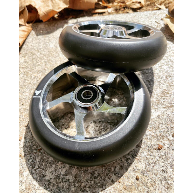 Ruedas Scooter Freestyle Trigger 5 Spokes 30mm 120mm 88A Cromo Negro x2