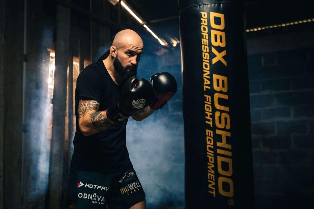 Worek bokserski DBX Bushido z granulatem gumowym SBRX czarno-złoty 60kg 130cm 5/7
