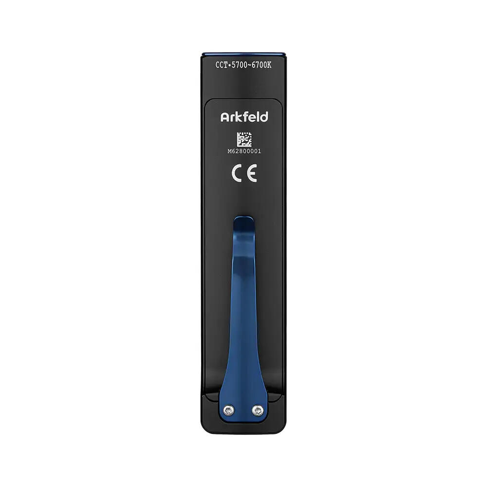 Linterna OLIGHT ARKFELD para presentaciones y ocio (NEGRA) 3/7