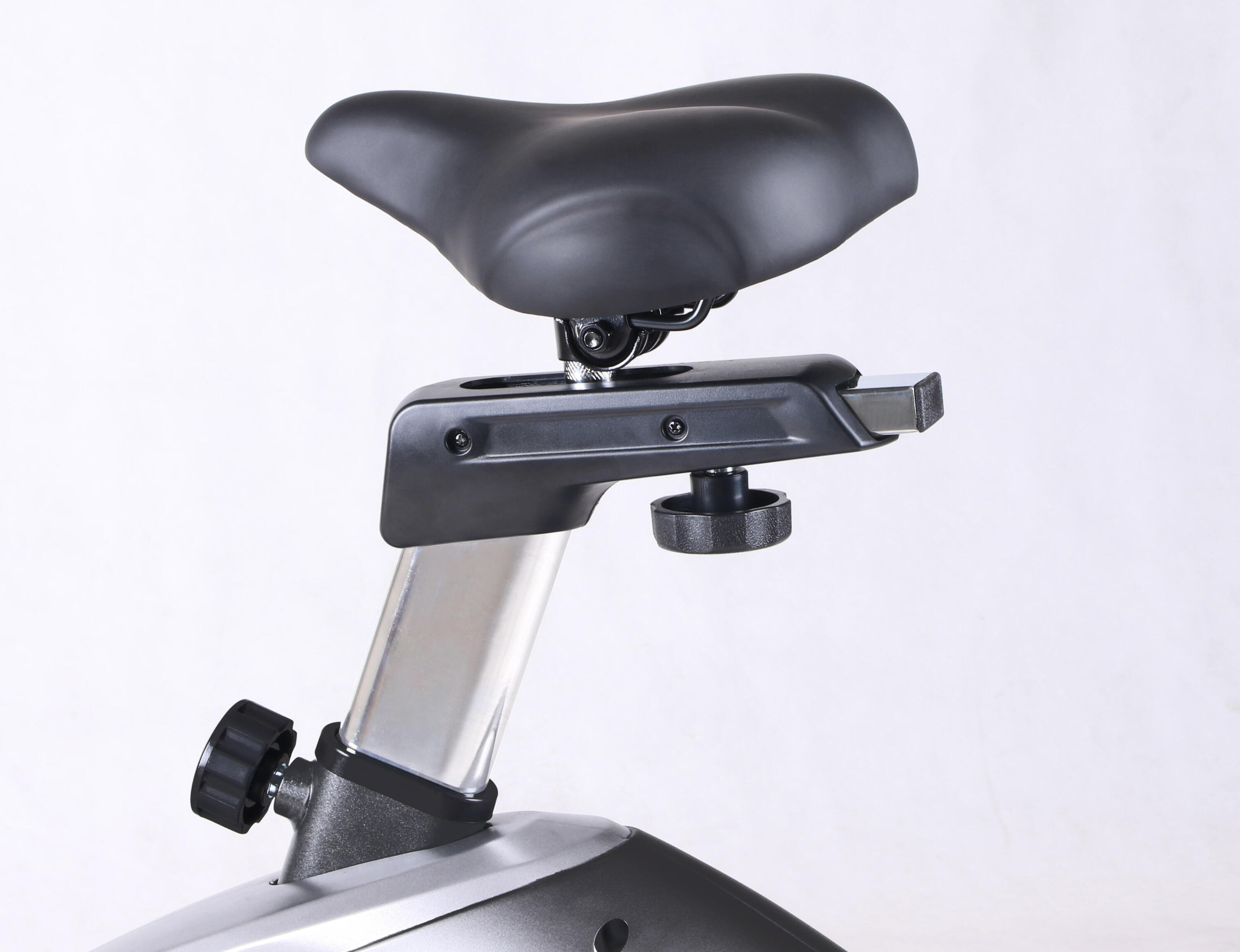 BRX-95 HRC cyclette accesso facilitato, volano 10 kg, peso max utente 125 kg 3/7