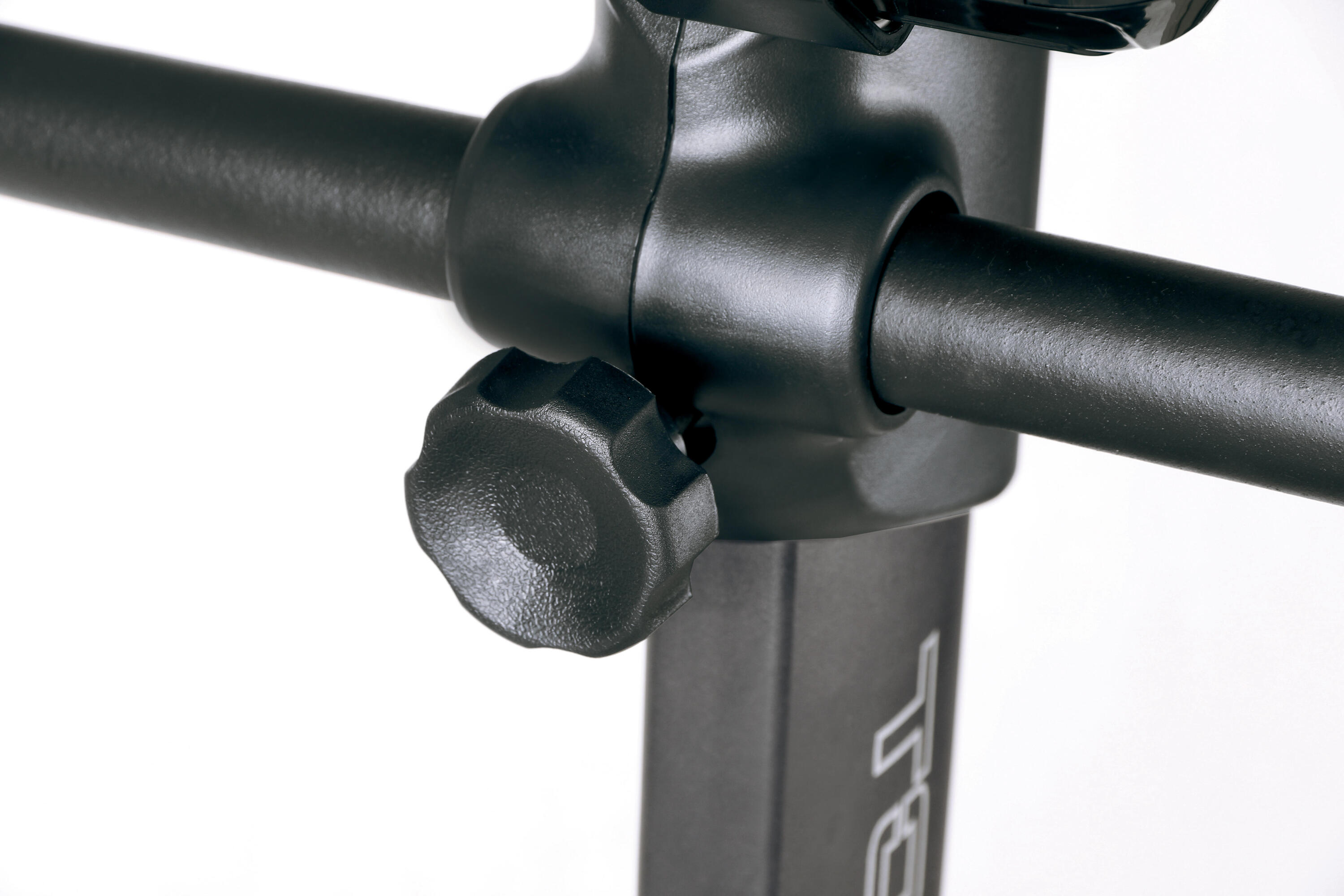 BRX-95 HRC cyclette accesso facilitato, volano 10 kg, peso max utente 125 kg 5/7