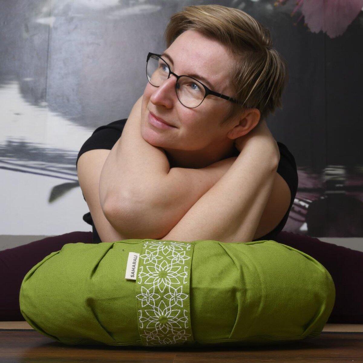 Samarali Crescent Meditation Cushion Green - 38 x 35 x 14 cm 2/5
