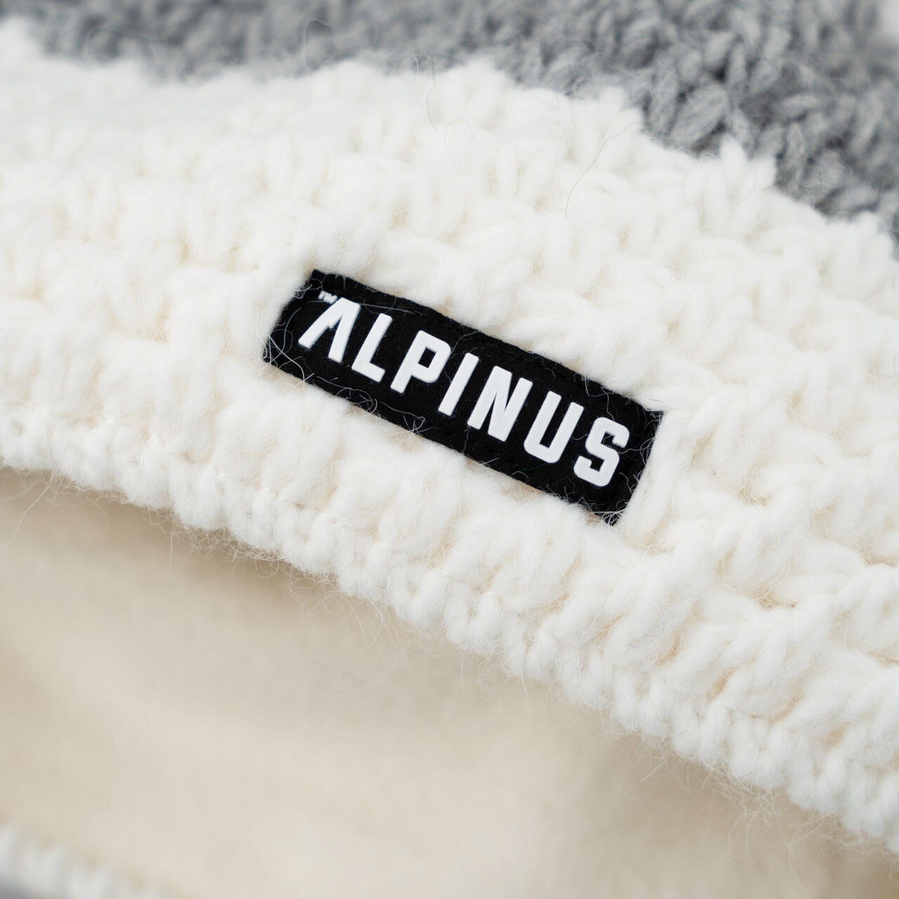 Czapka damska Alpinus Luosto 2/2