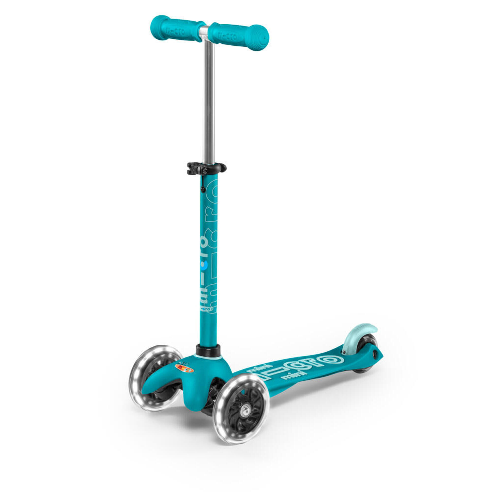 MICRO Mini Micro Deluxe LED Scooter: Aqua