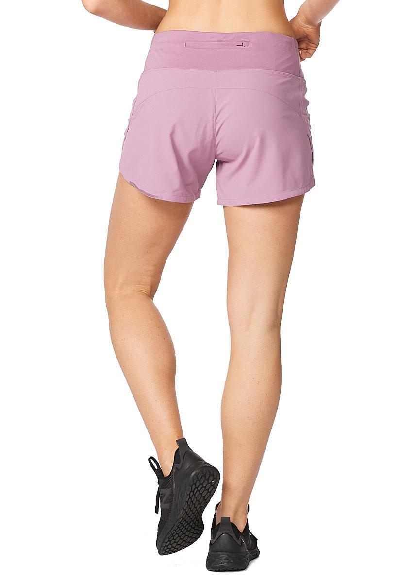 2XU Women's Aero 4-inch Shorts - Orchid Mist 2/5