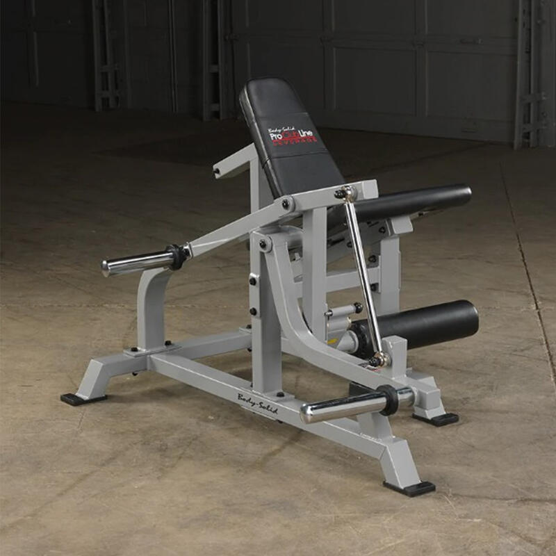 Leg extension machine - Pro Club Line LVLE - plate loaded