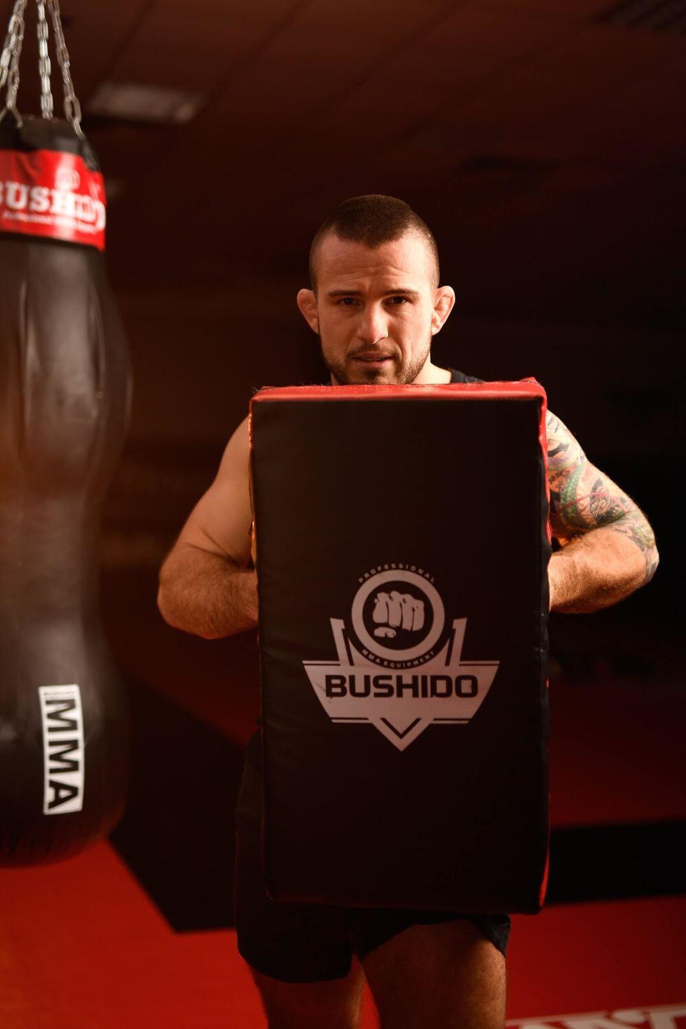 Tréninkový prohnutý blok DBX BUSHIDO 4/5
