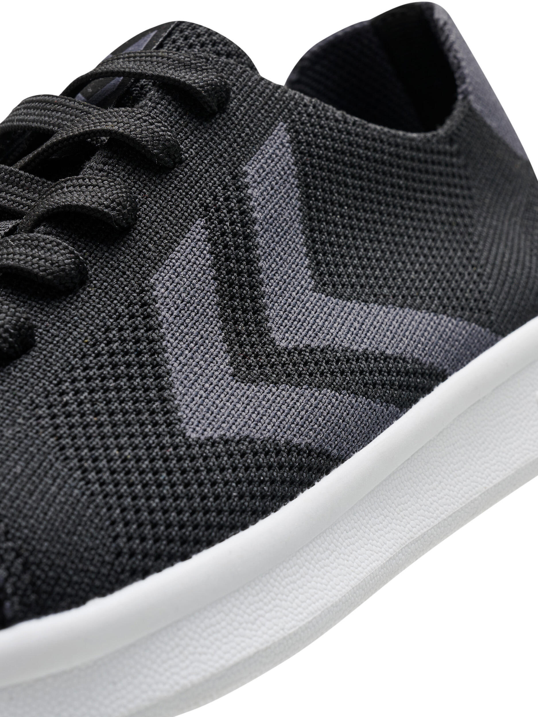 Busan Knit Sneaker Low Unisex 3/15