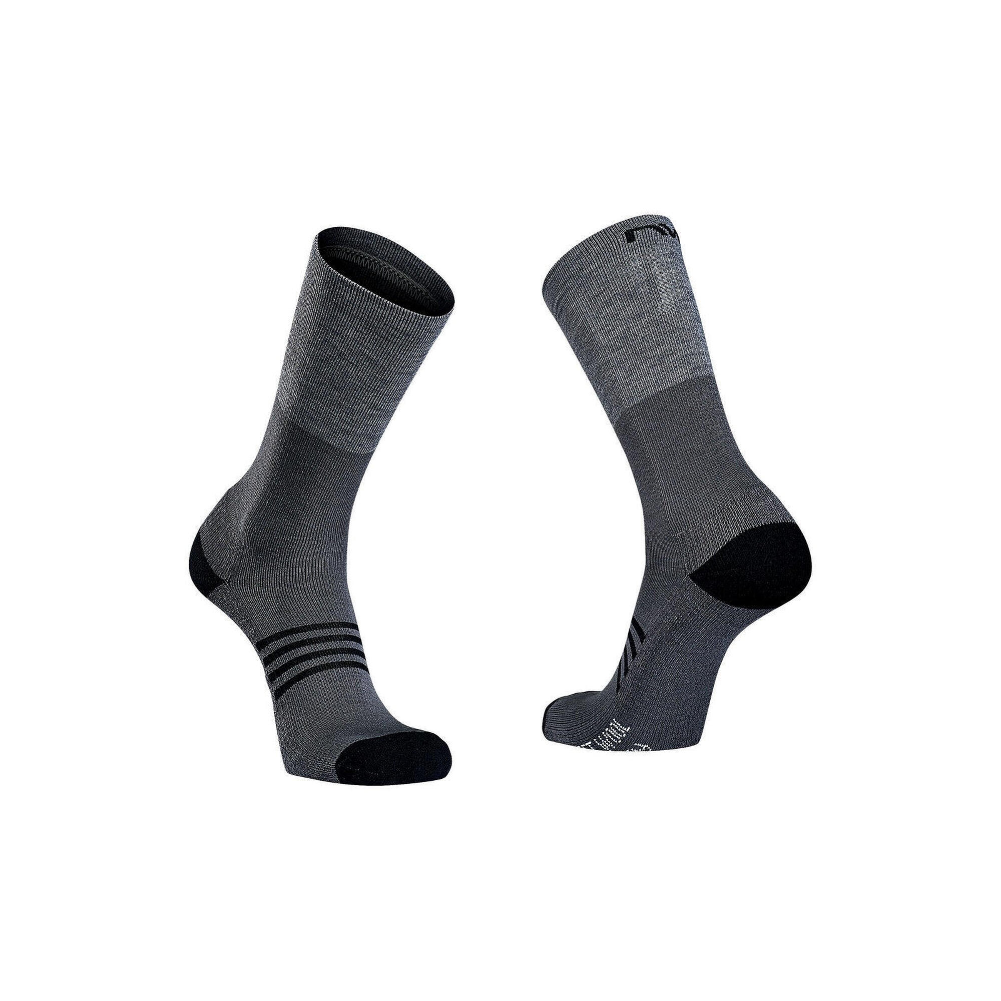 Skarpety rowerowe NORTHWAVE EXTREME PRO HIGH SOCK czarne