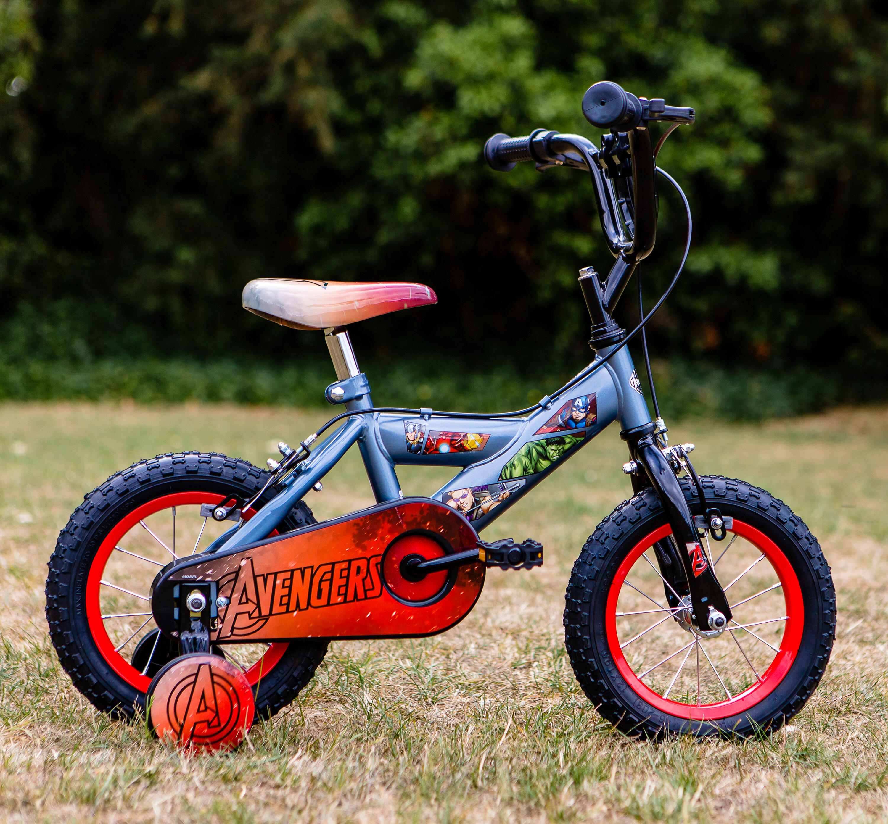 Huffy Marvel Avengers 12inch Kids Bike + Stabilisers 2/8