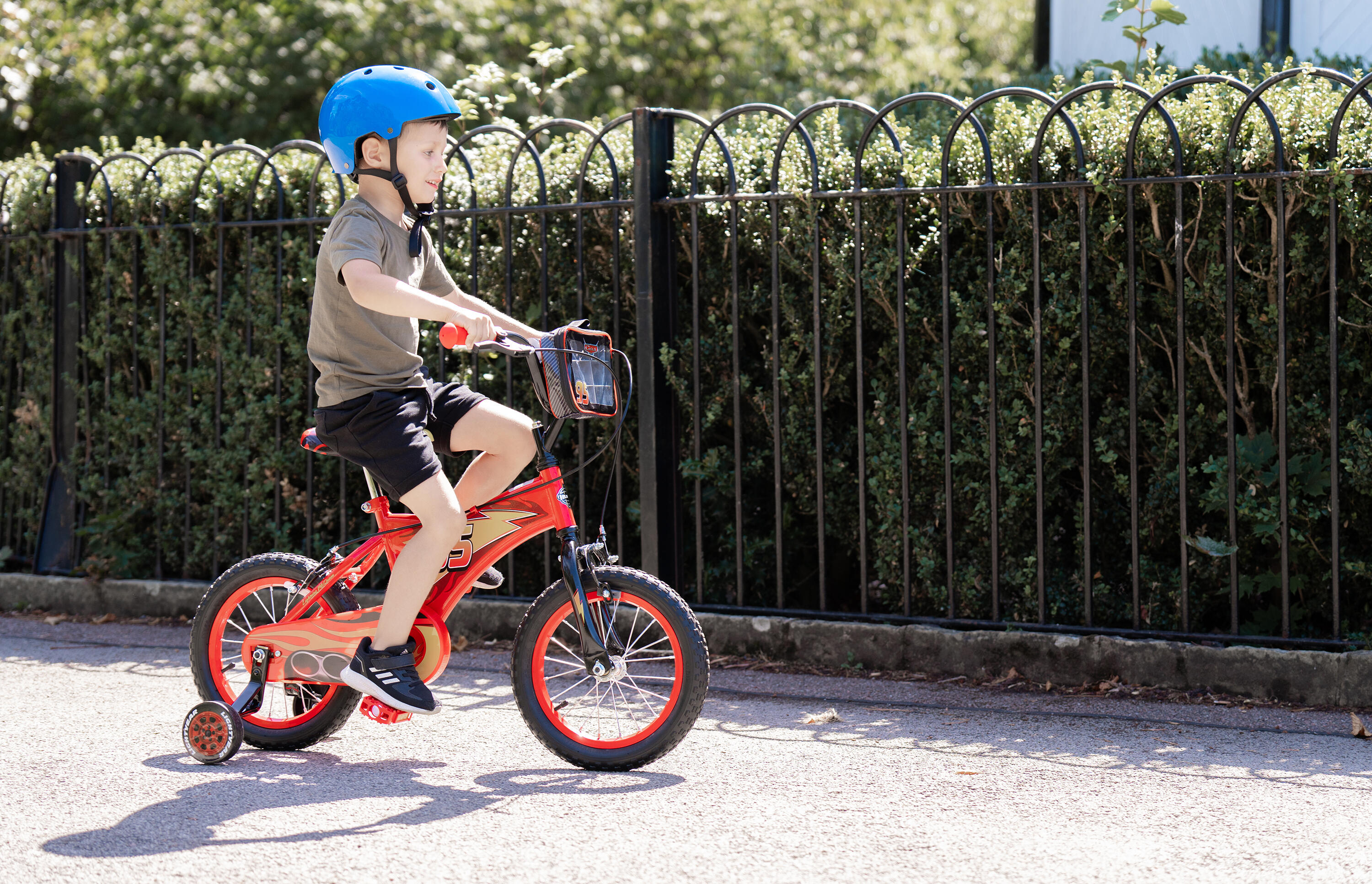 Huffy Disney Cars 14 inch Kids Bike + Stabilisers For Boys or Girls 3/8
