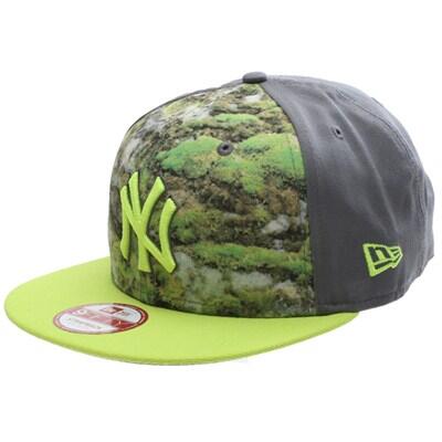 Pattern Front NY Yankees Strapback Cap - Size: S/M 1/1