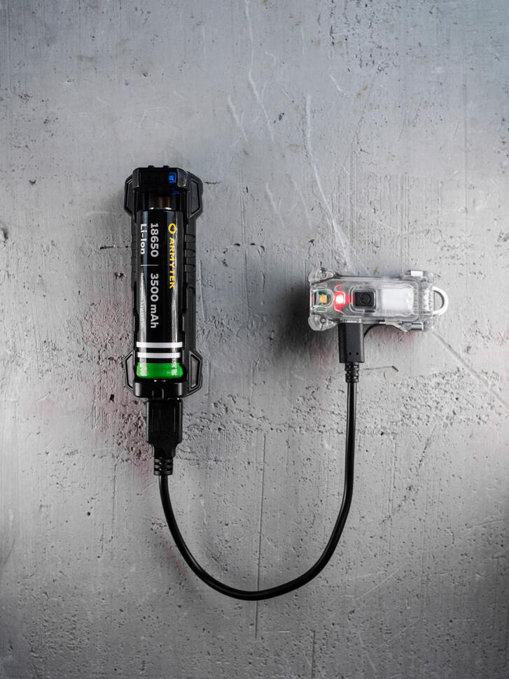 Ładowarka Armytek Handy C1 VE z funkcją Powerbanku