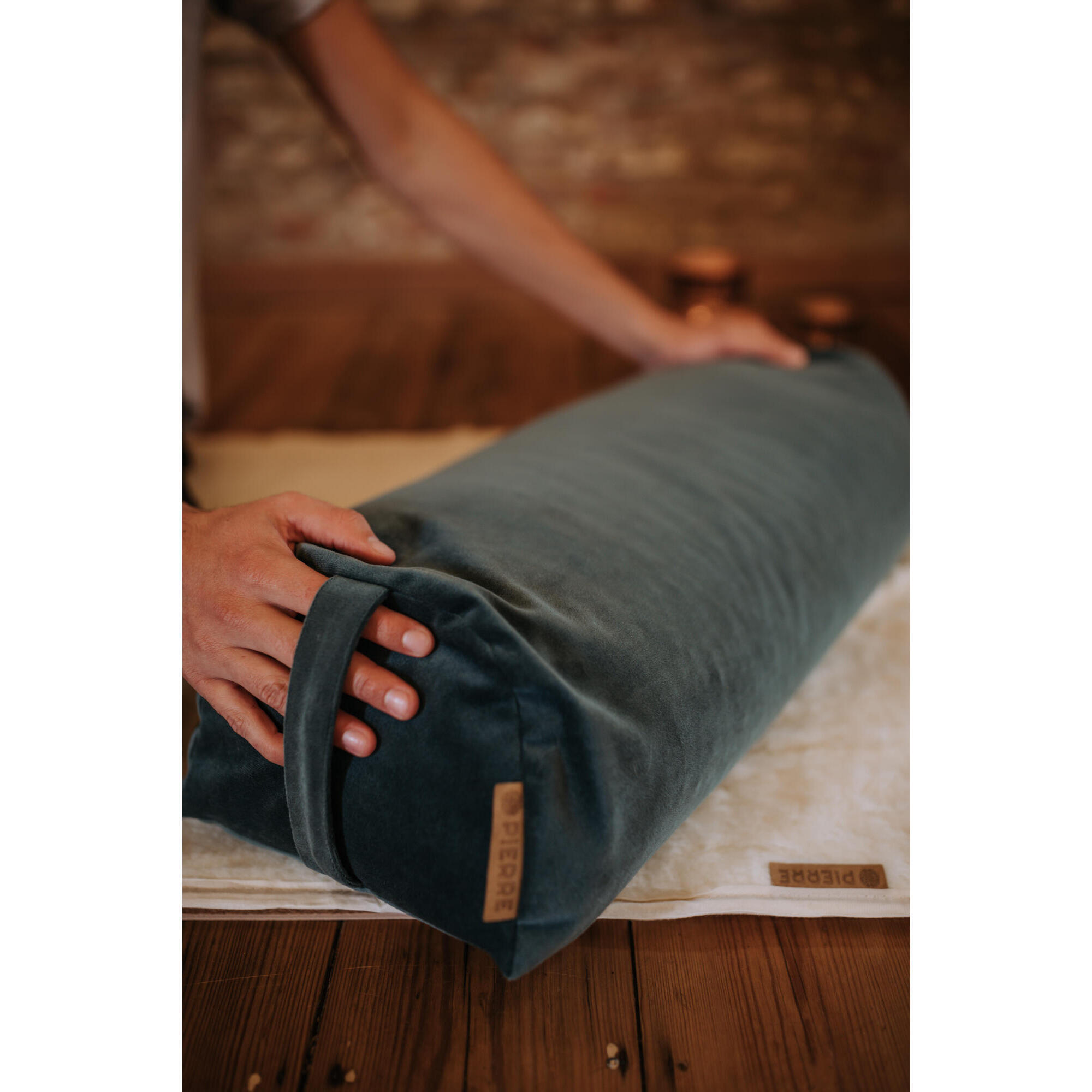 Bolster uit recycled plastic - grijsgroen - 63cm lang - gevuld met Kapok 2/6