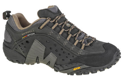Chaussures à chaussures interceptées