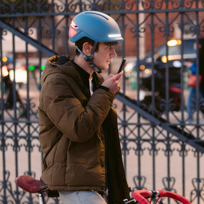 Casque Urbain Connecté FARO avec éclairage, détection de chute, MIPS - MAVERICK