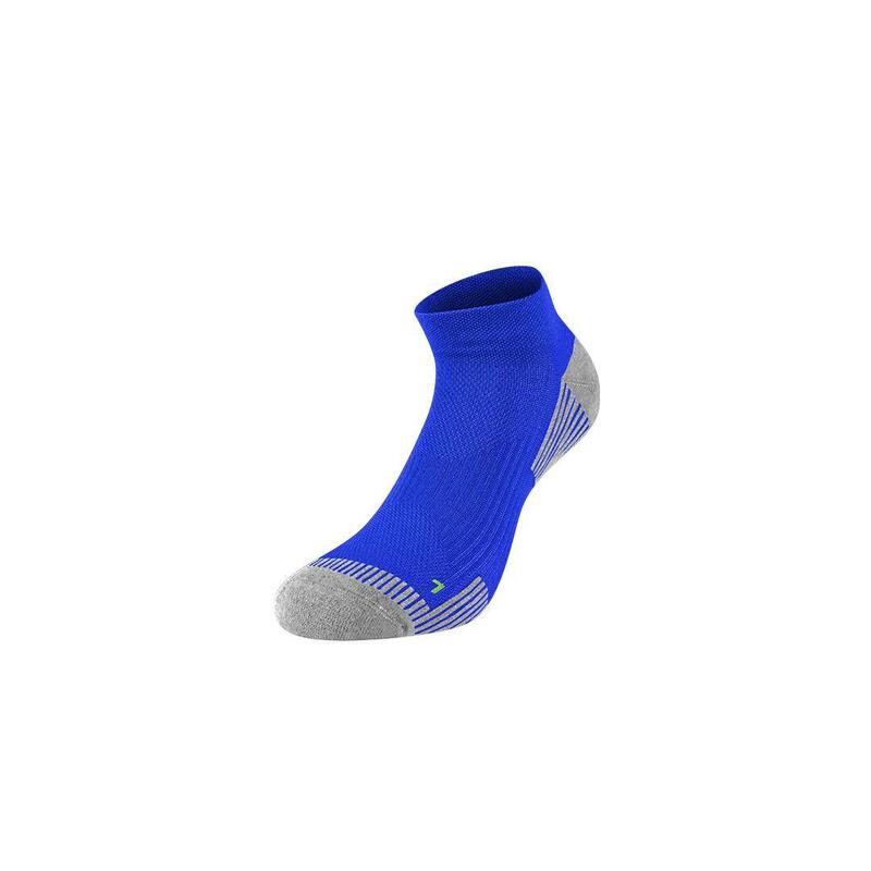 Calcetines técnicos adulto montaña running fitness multideporte cortos negros