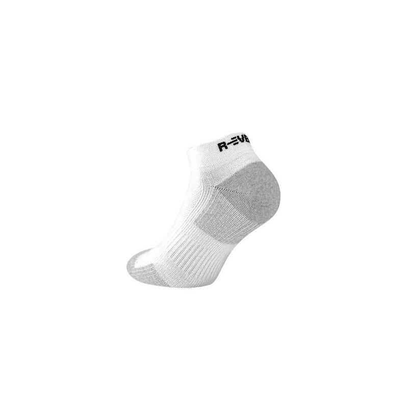 Calcetines técnicos adulto montaña running fitness multideporte cortos blancos