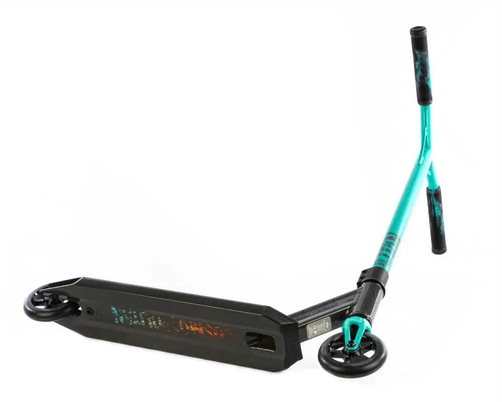 VERSATYL Trottinette Freestyle Cosmopolitan V2 Bleu Noir 3/5