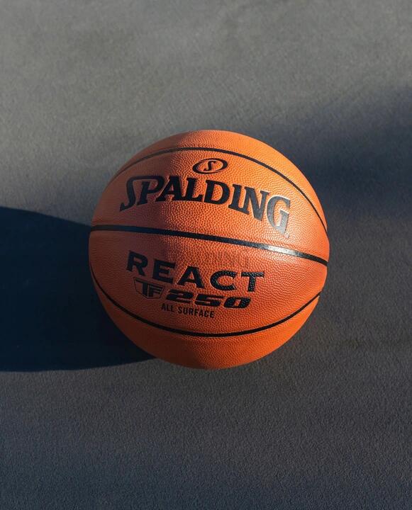 Piłka do koszykówki męska Spalding React TF-250 Indoor Outdoor 5/6