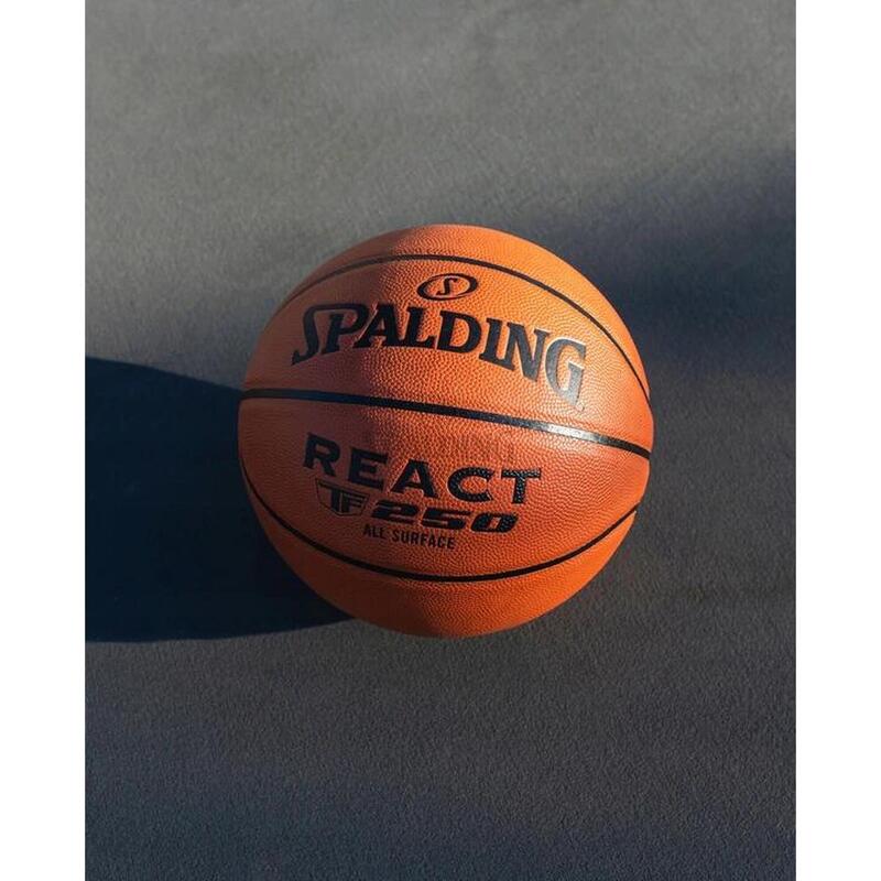 Spalding React TF-250 Indoor Outdoor Basketball für Kinder Größe 5