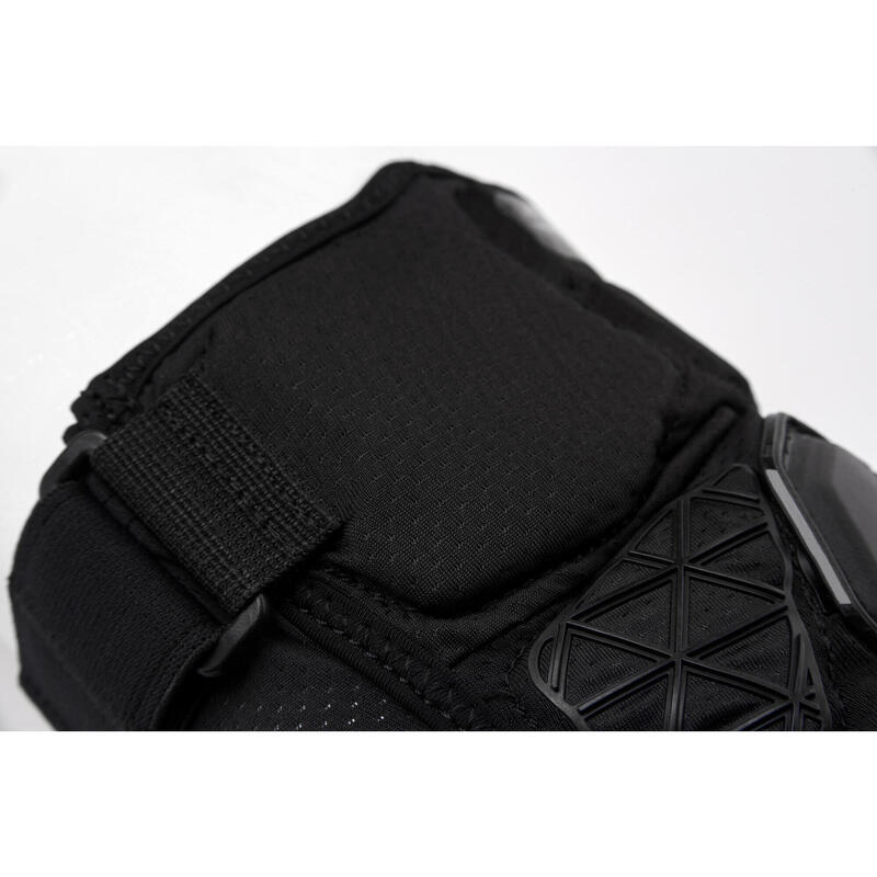 Surpass knee guards - black