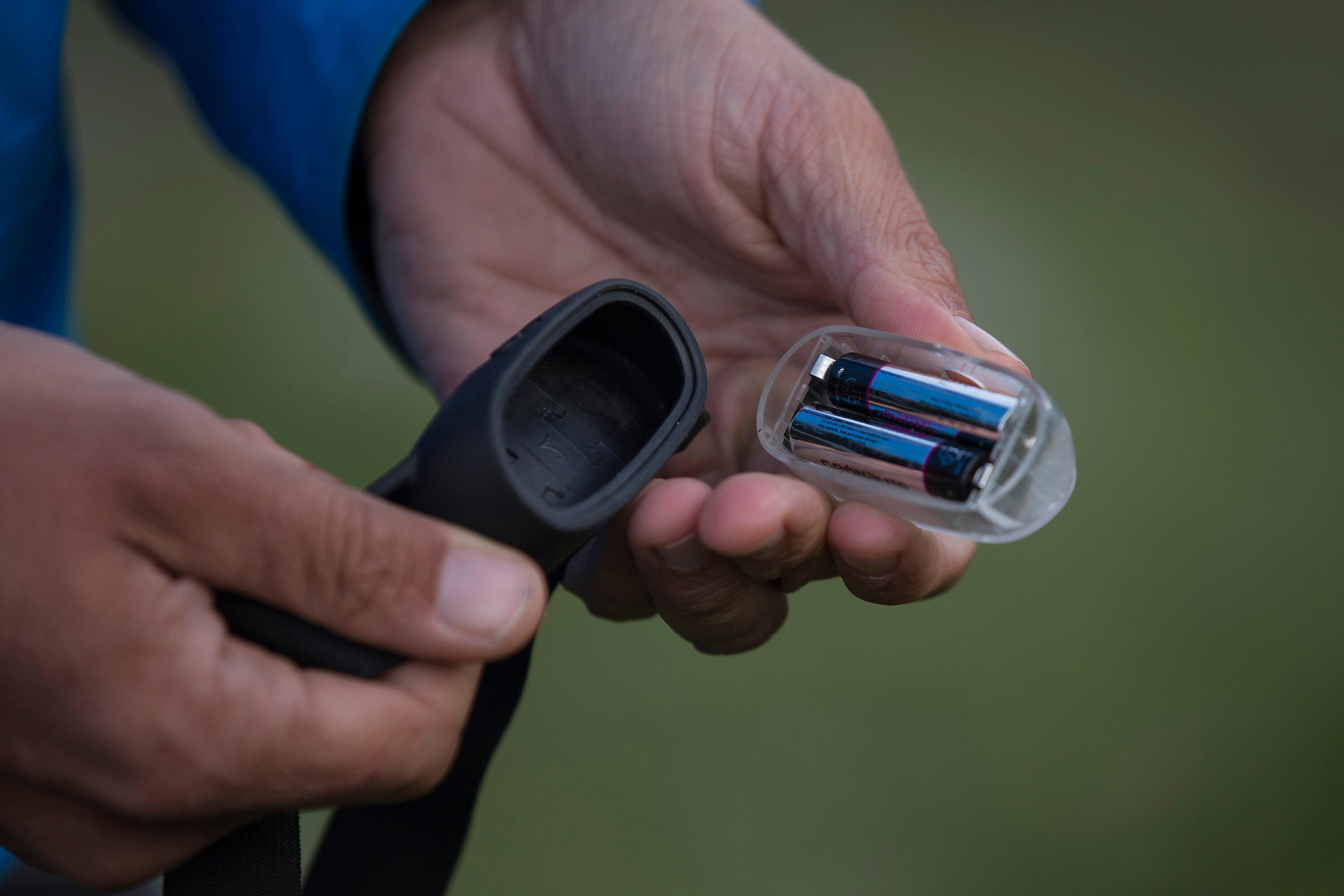 Налобный фонарик на батарейках – ONNIGHT 50–30 люмен, чёрный FORCLAZ